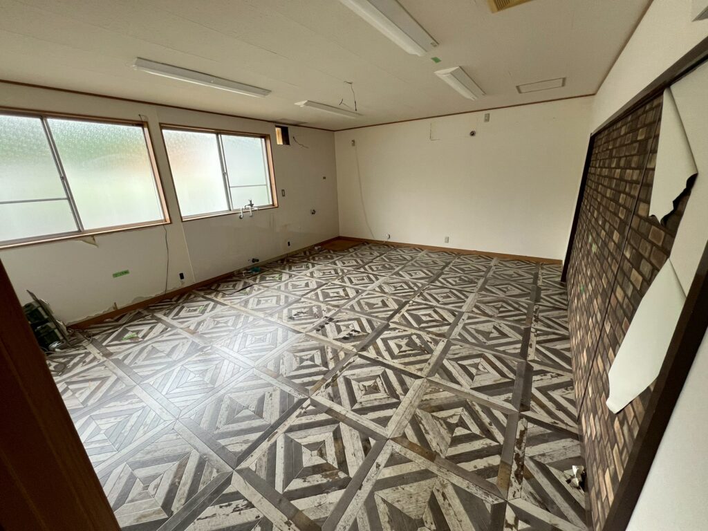 株式会社E様_スイーツ厨房画像before