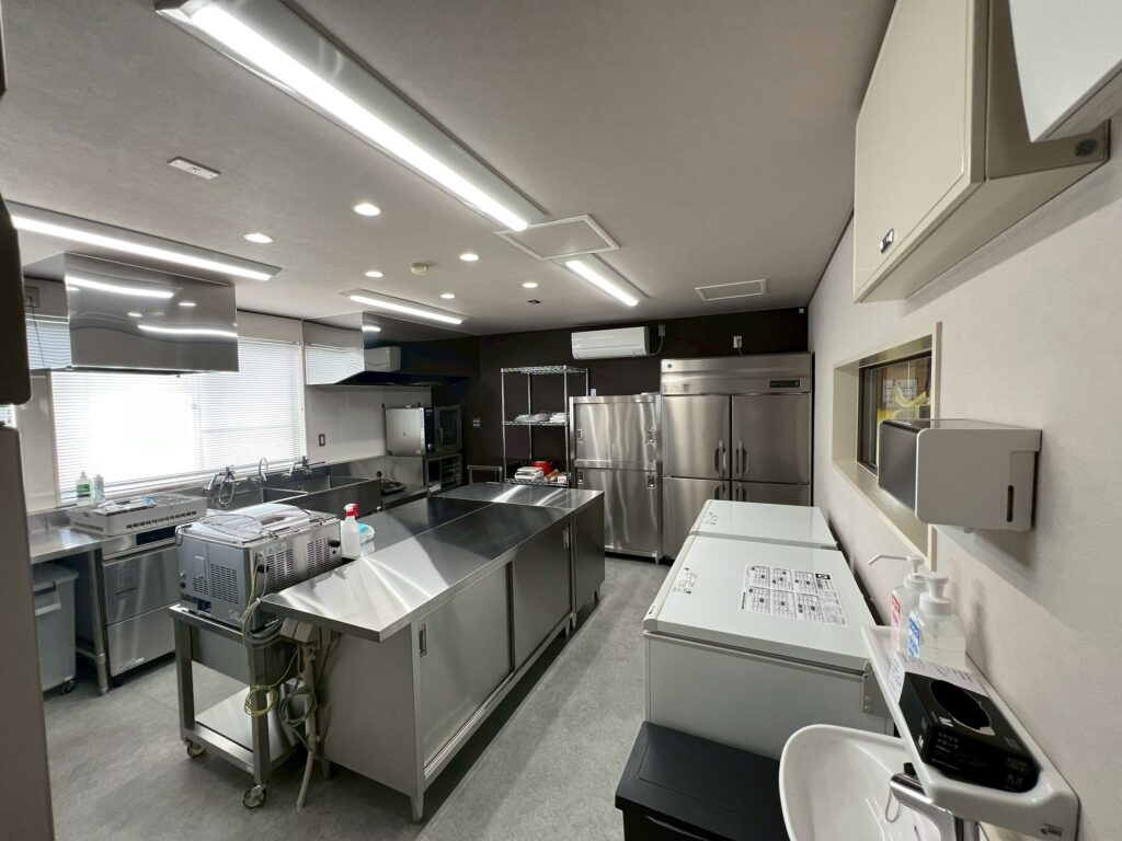 株式会社E様_スイーツ厨房画像